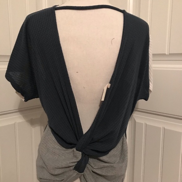 Navy/Gray/White Color Block Top With Open Back - Picture 4 of 4